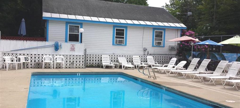 Weirs Beach Motel & Cottages