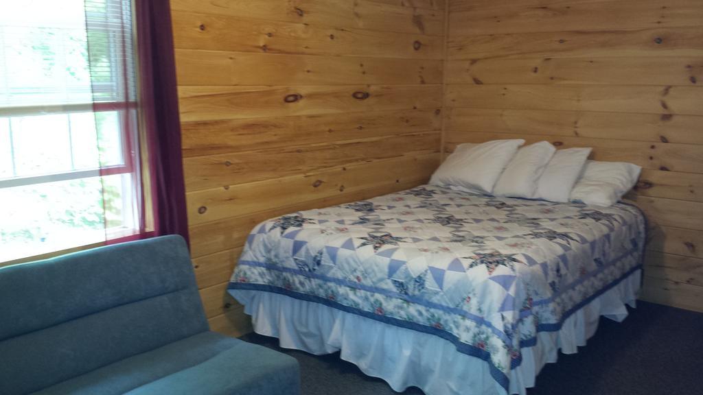 Weirs Beach Motel & Cottages