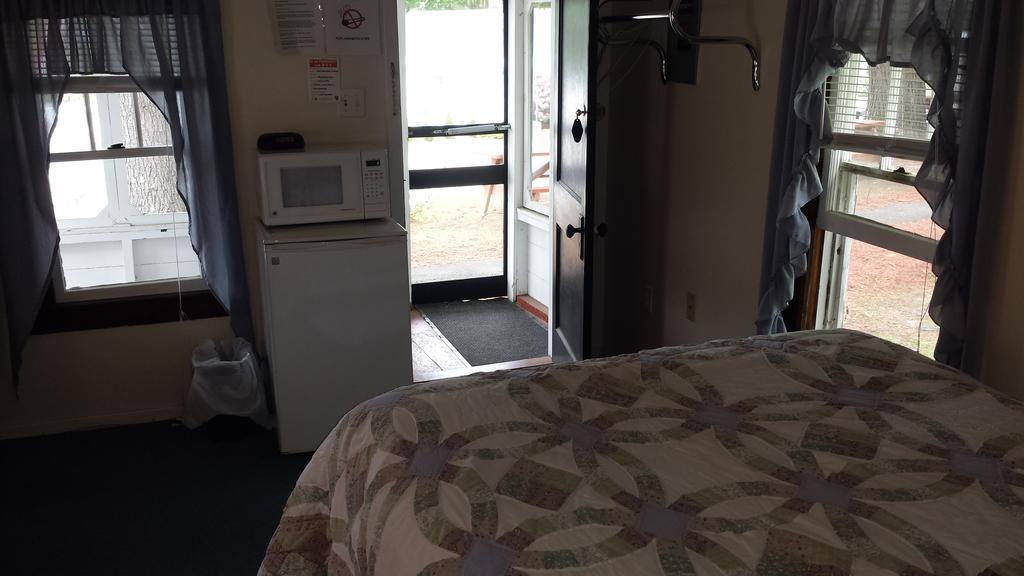 Weirs Beach Motel & Cottages