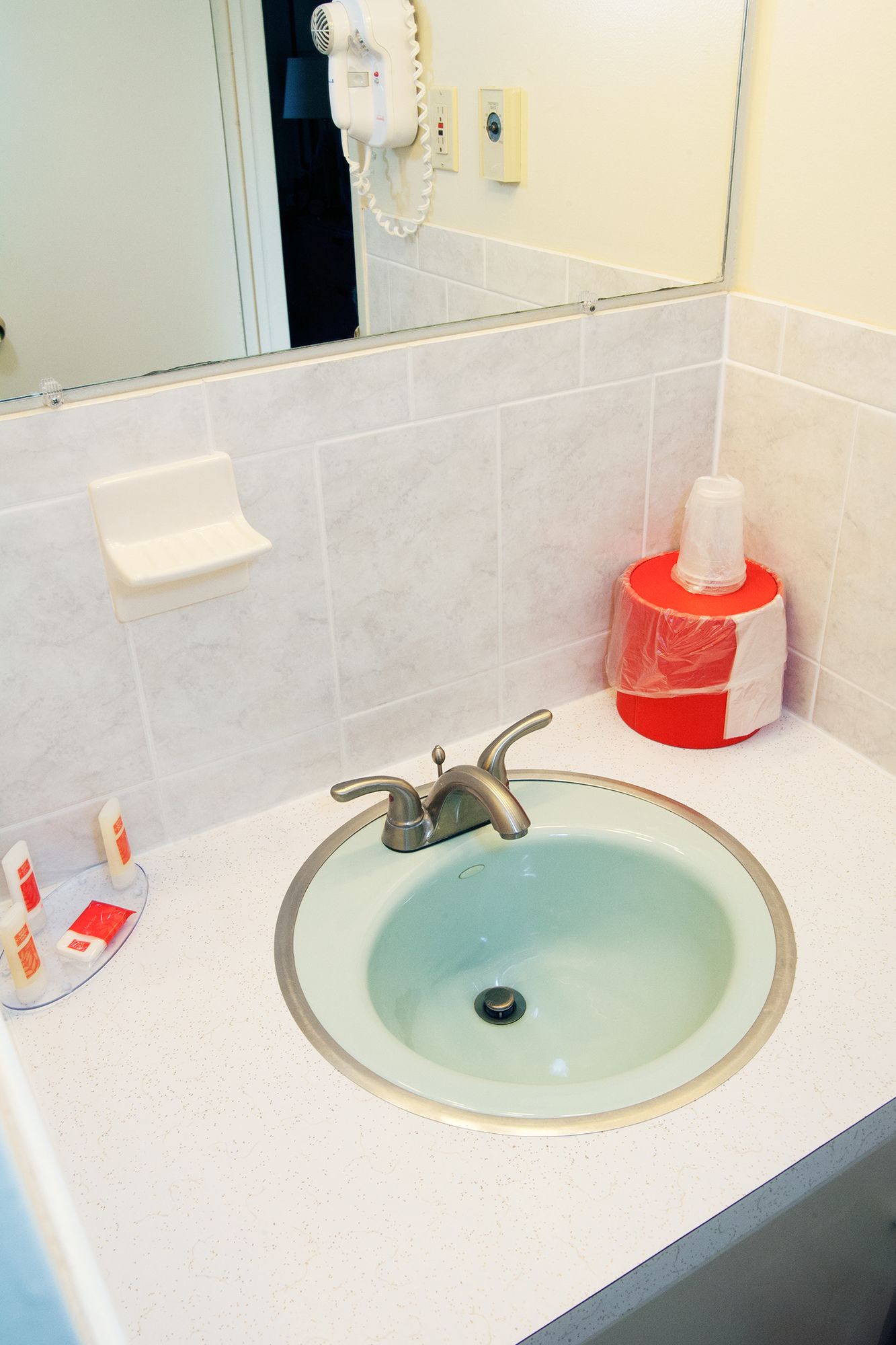 Red Carpet Inn & Suites