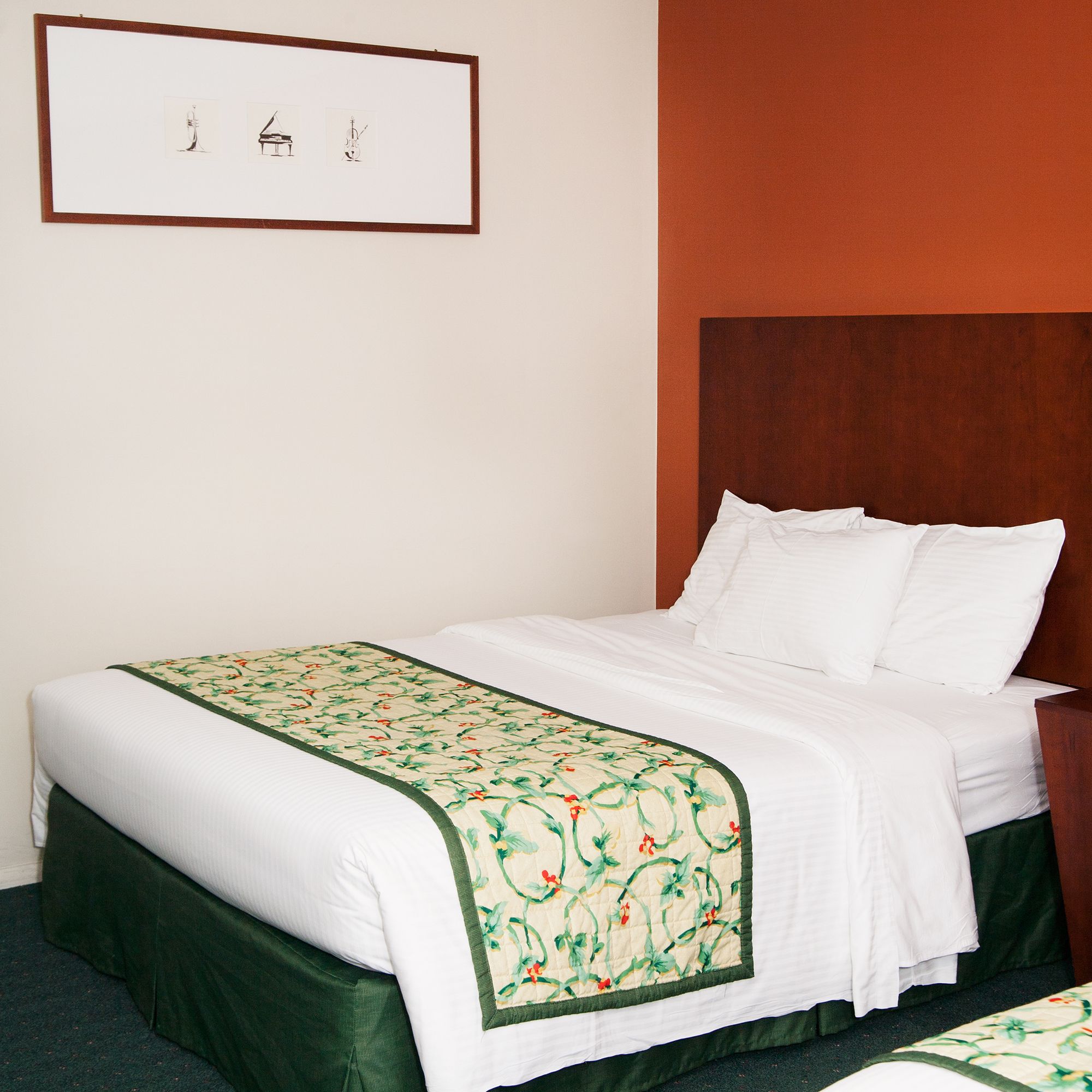 Red Carpet Inn & Suites