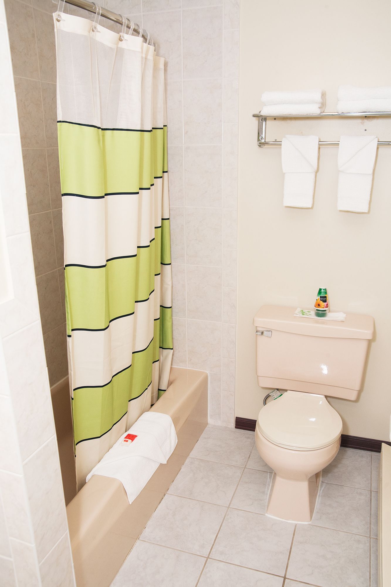 Red Carpet Inn & Suites