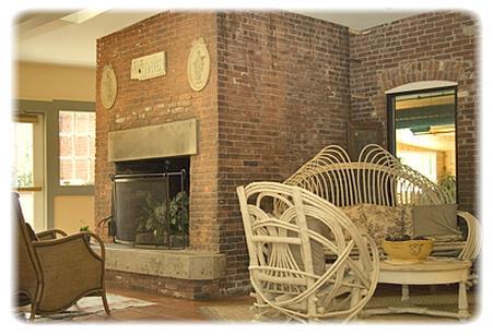 The Common Man Inn And Spa