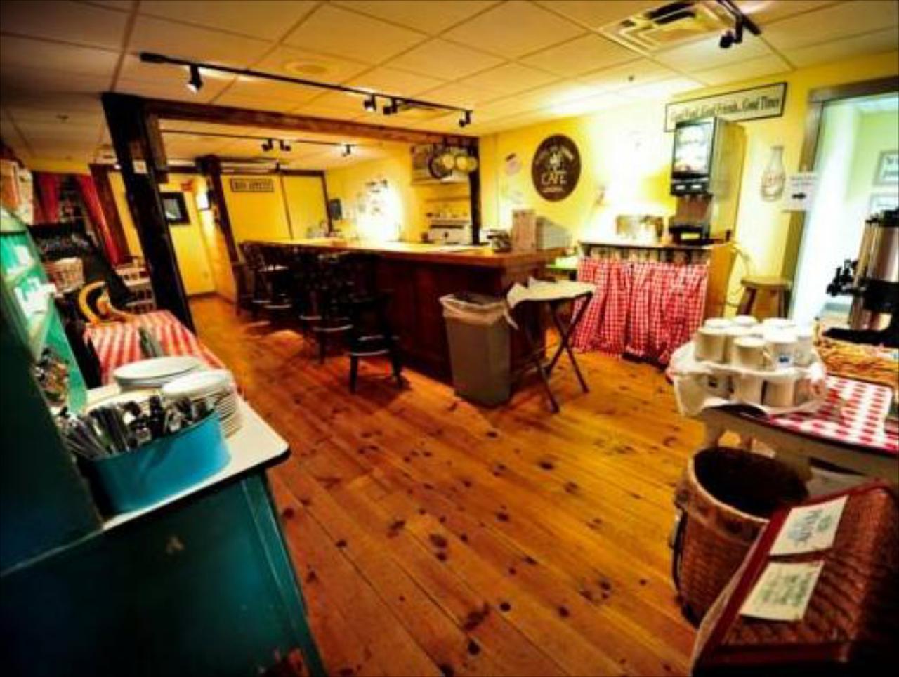 The Common Man Inn And Spa