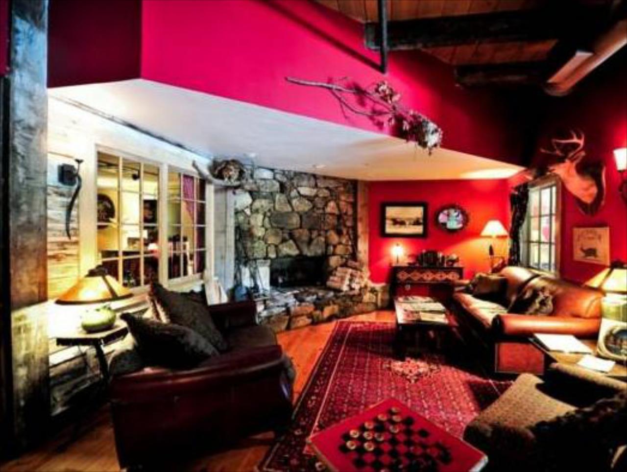 The Common Man Inn And Spa
