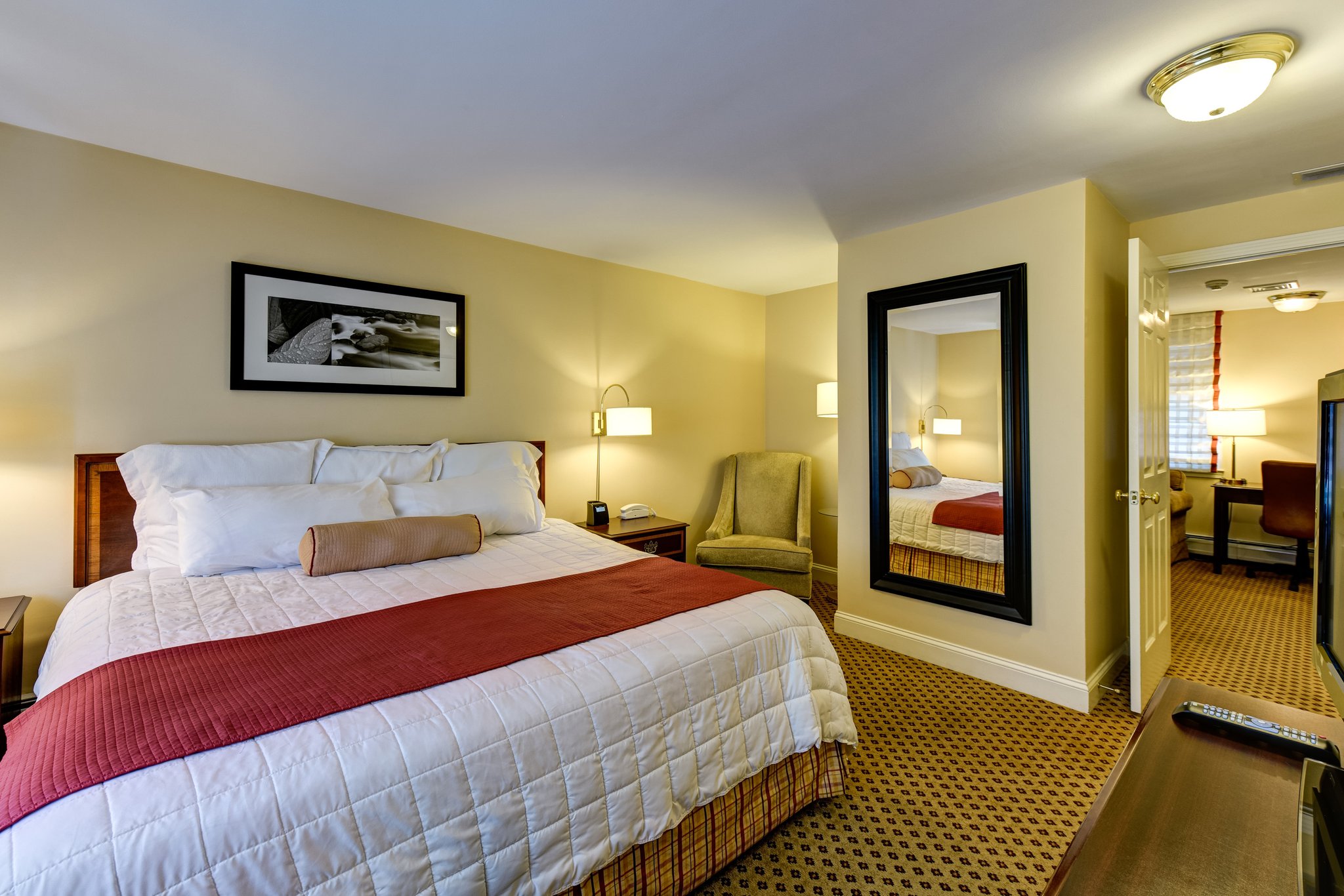 Port Inn and Suites Portsmouth, an Ascend Collection Hotel