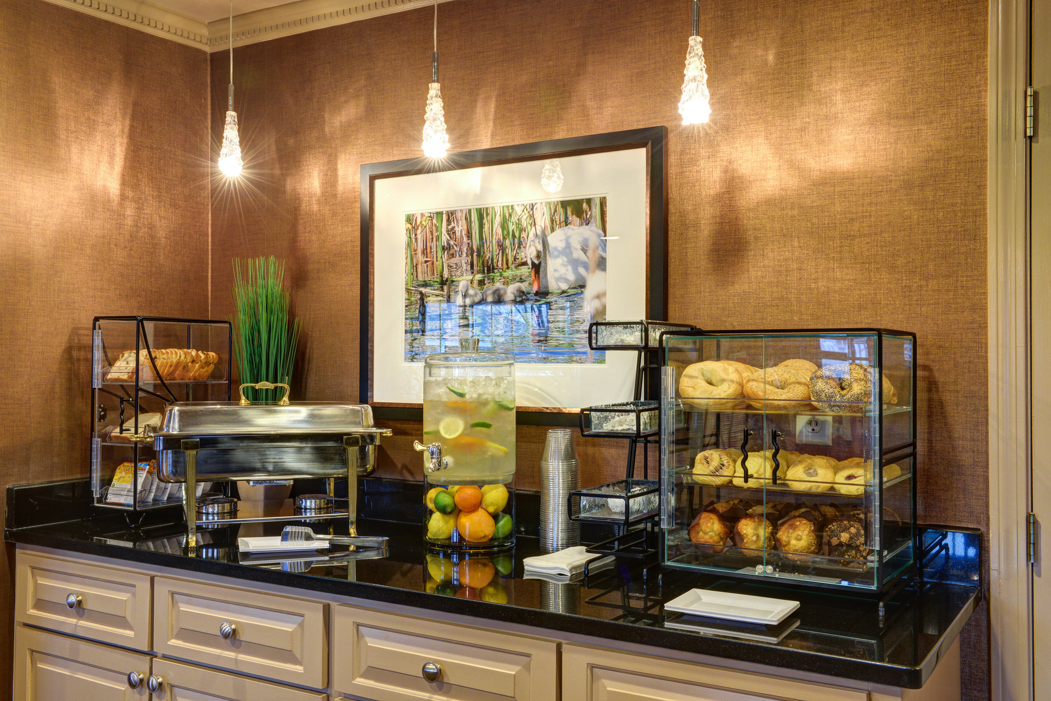 Port Inn and Suites Portsmouth, an Ascend Collection Hotel