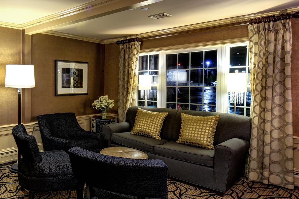 Port Inn and Suites Portsmouth, an Ascend Collection Hotel