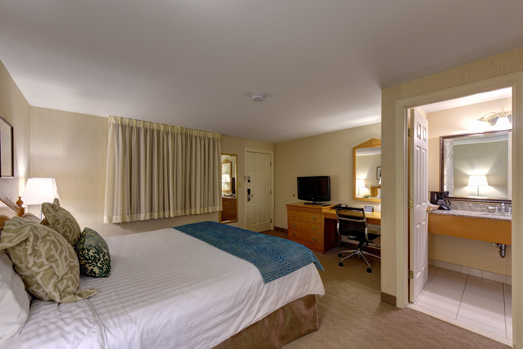 Port Inn and Suites Portsmouth, an Ascend Collection Hotel