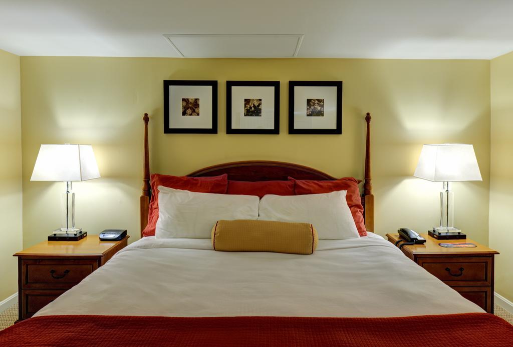 Port Inn and Suites Portsmouth, an Ascend Collection Hotel