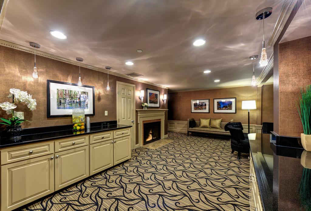 Port Inn and Suites Portsmouth, an Ascend Collection Hotel