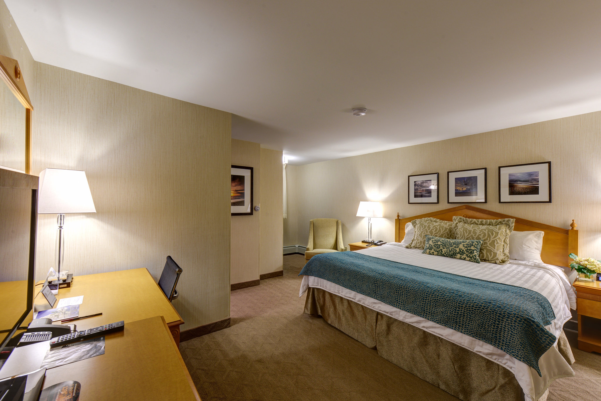 Port Inn and Suites Portsmouth, an Ascend Collection Hotel