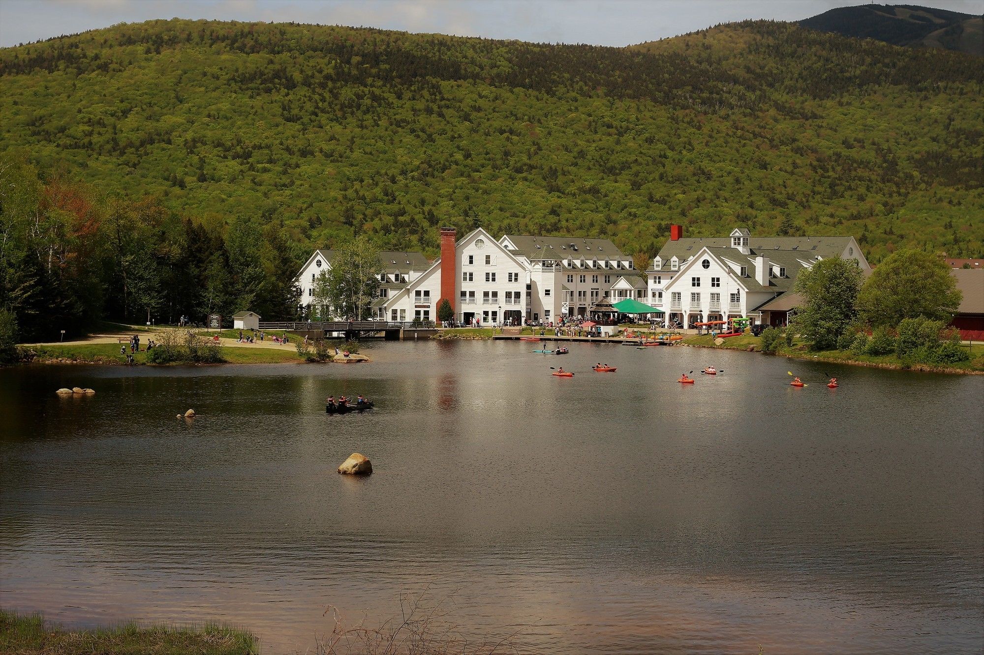 Golden Eagle Lodge