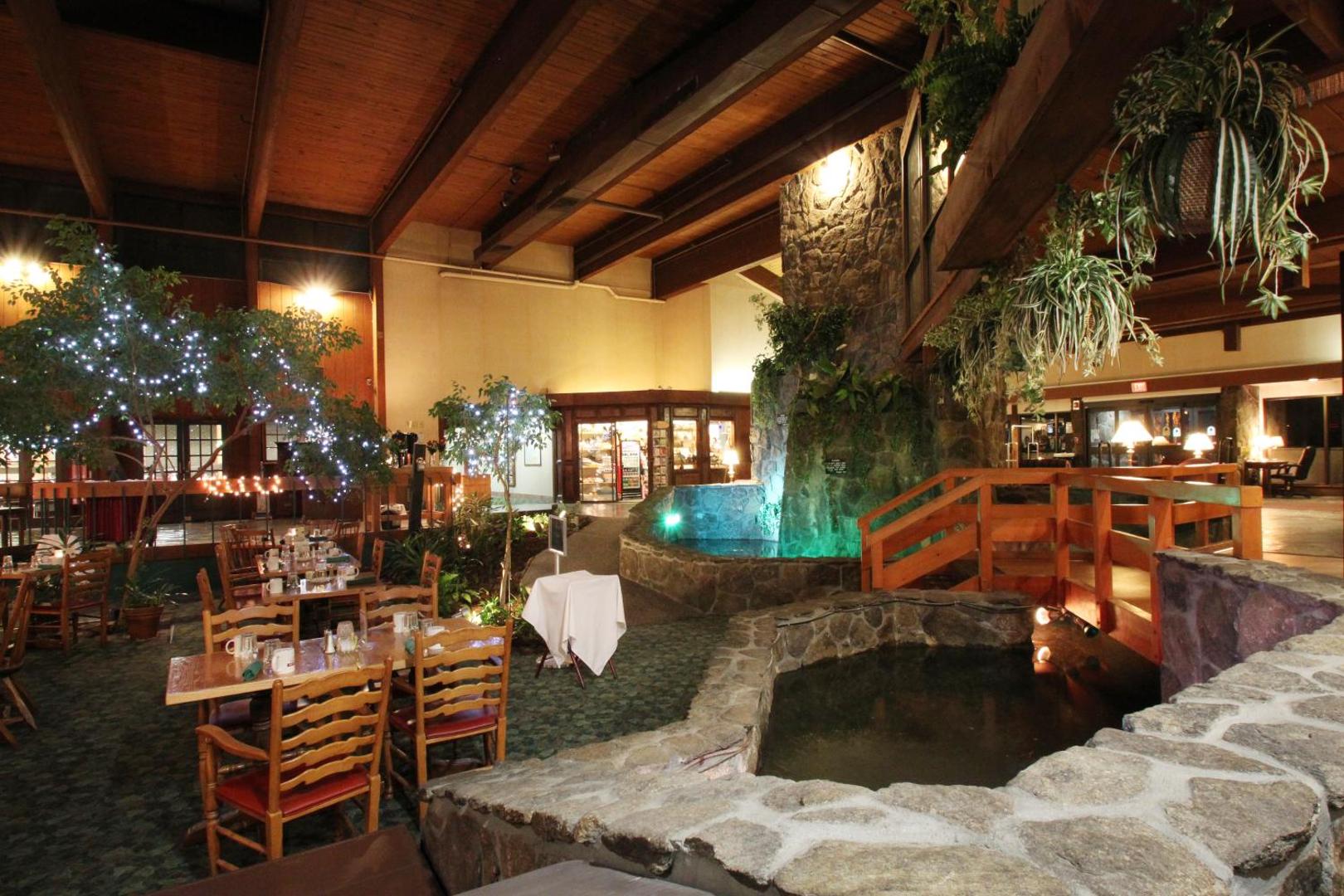 Fireside Inn & Suites
