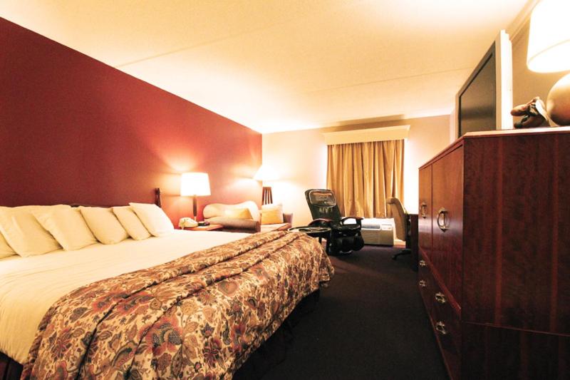 Fireside Inn & Suites