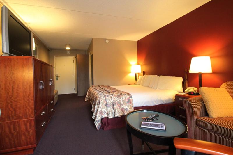 Fireside Inn & Suites