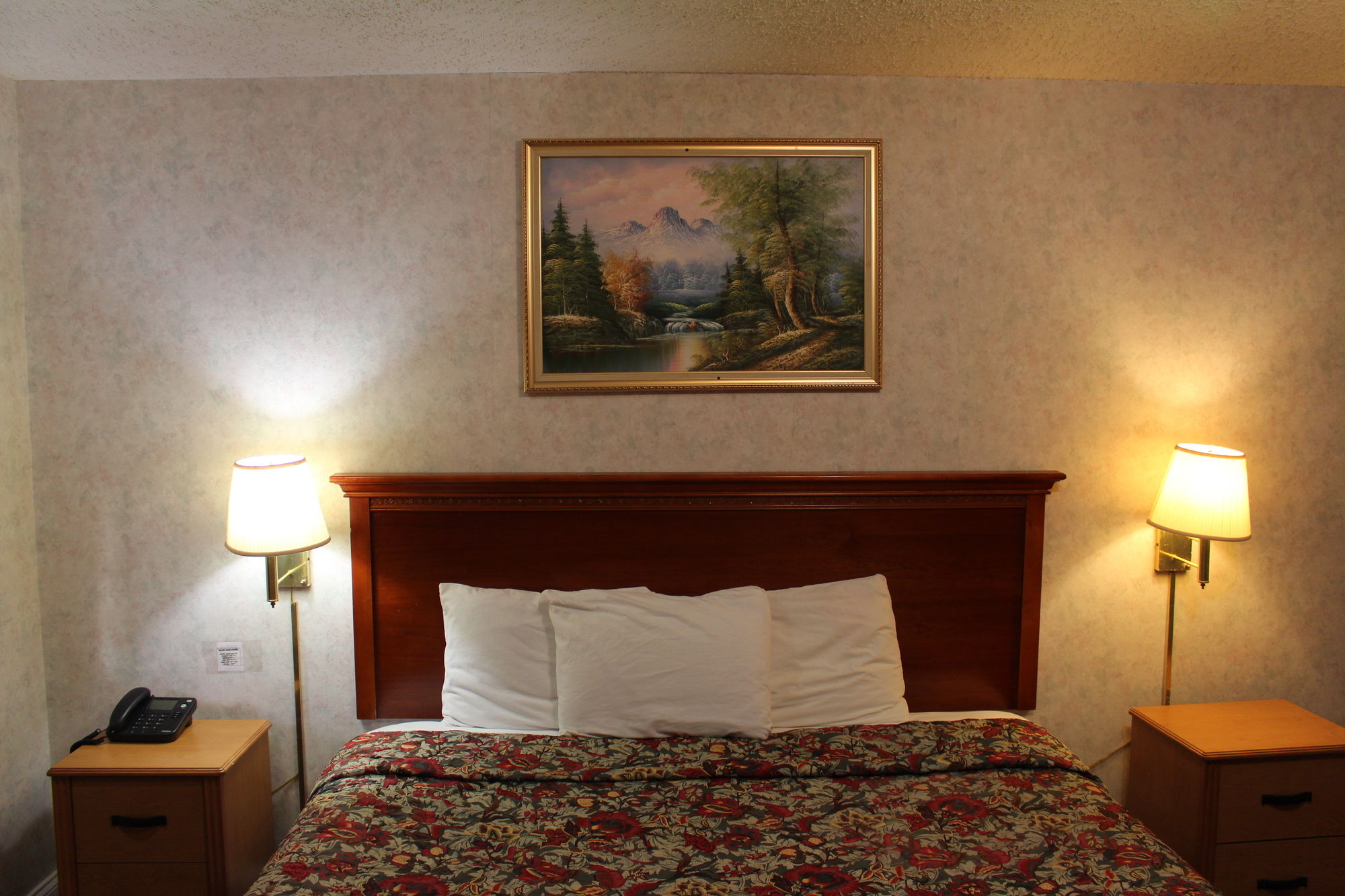 Highlander Motor Inn