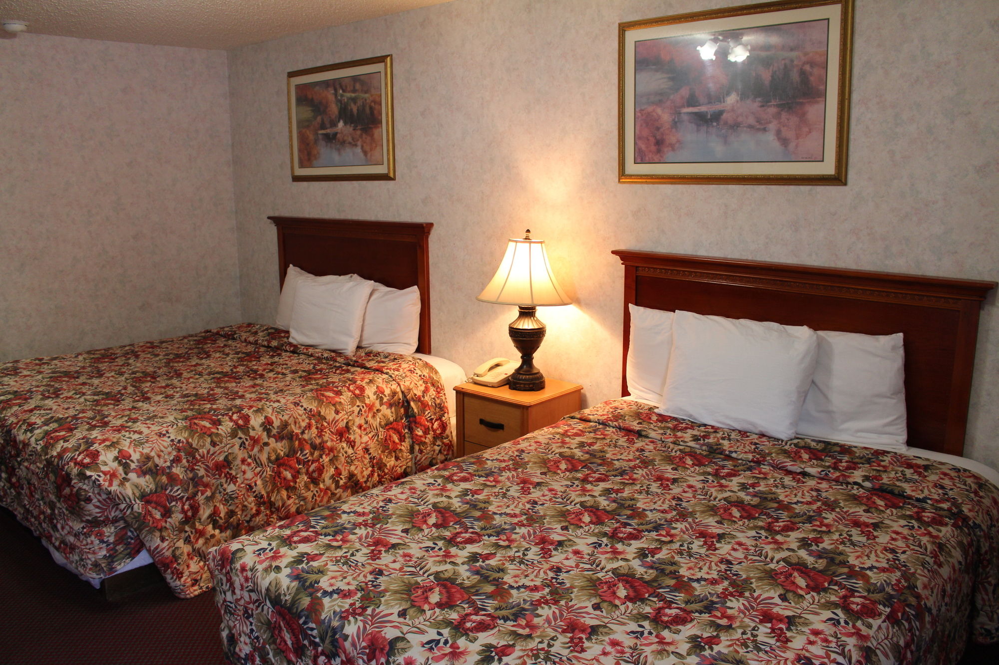 Highlander Motor Inn