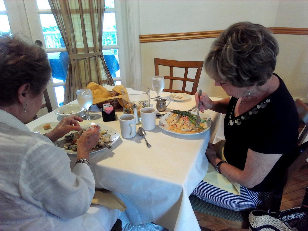 Grenville Hotel & Restaurant