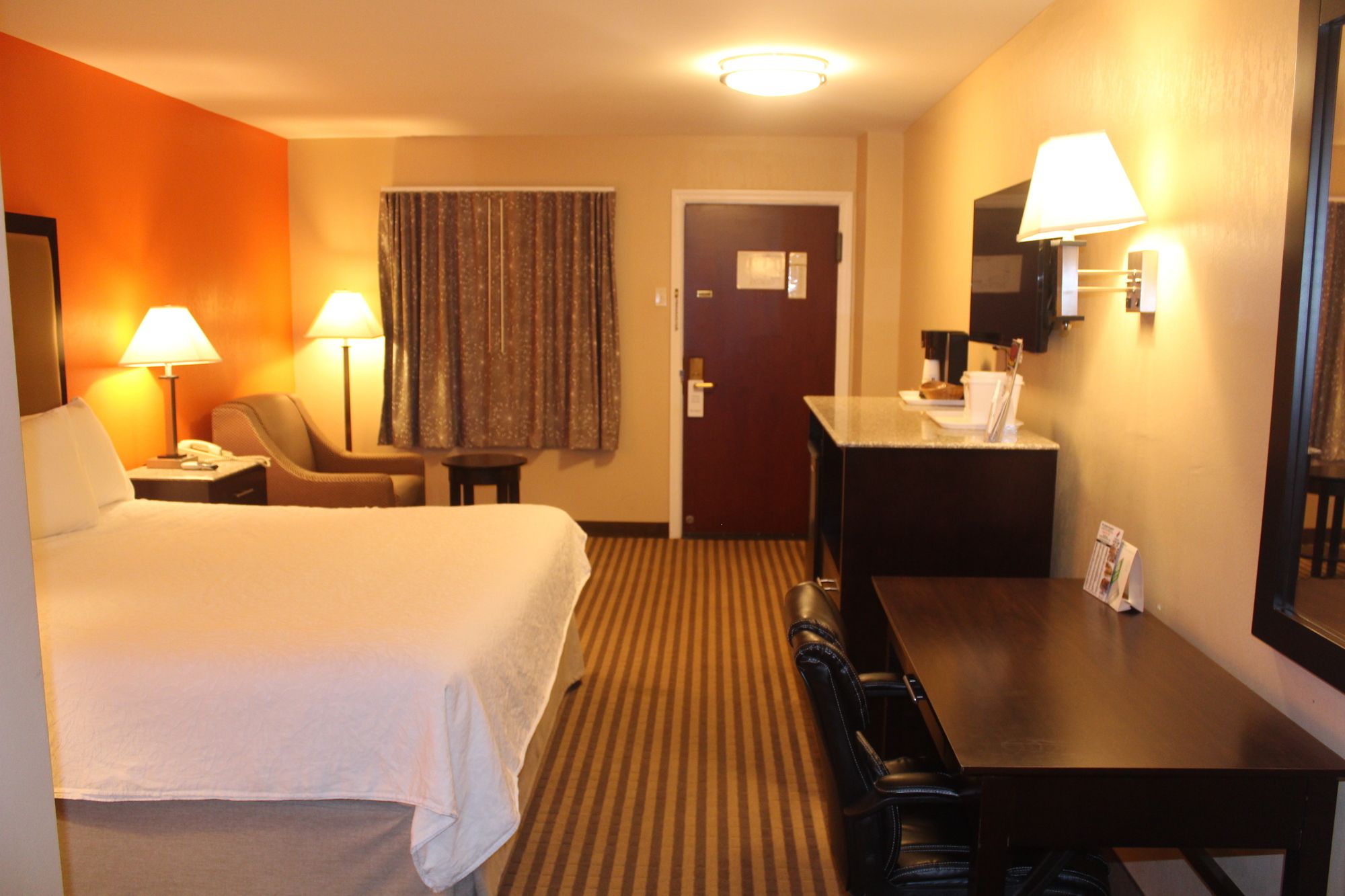 Travelodge by Wyndham Bellmawr