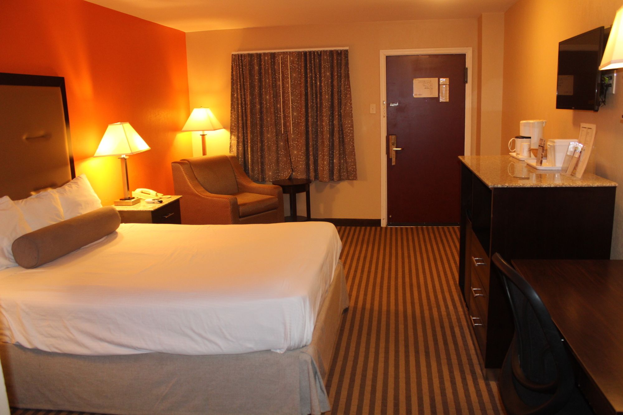 Travelodge by Wyndham Bellmawr