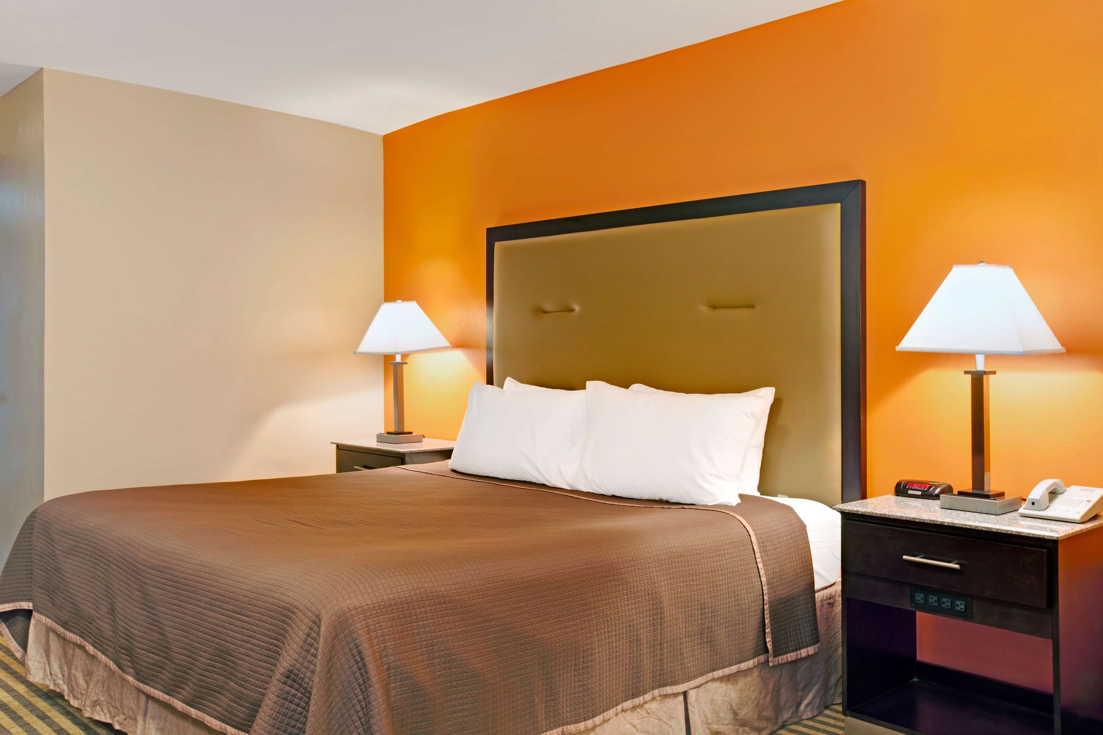Travelodge by Wyndham Bellmawr