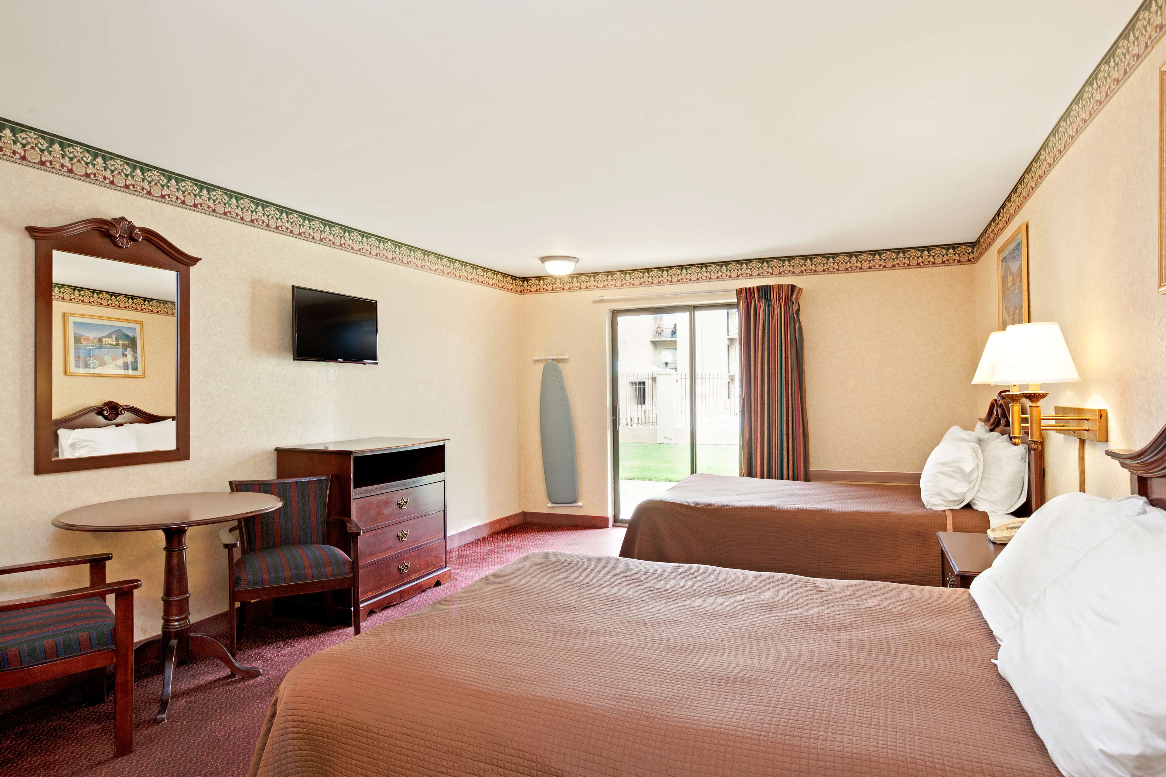 Howard Johnson by Wyndham Blackwood Near Philadelphia
