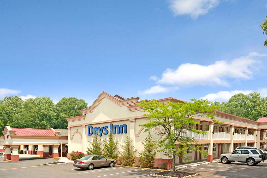 HomeTowne Studios by Red Roof Bordentown - McGuire AFB