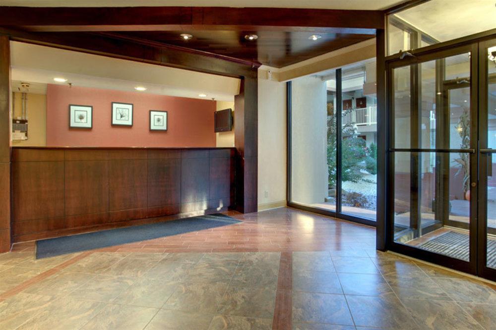 HomeTowne Studios by Red Roof Bordentown - McGuire AFB