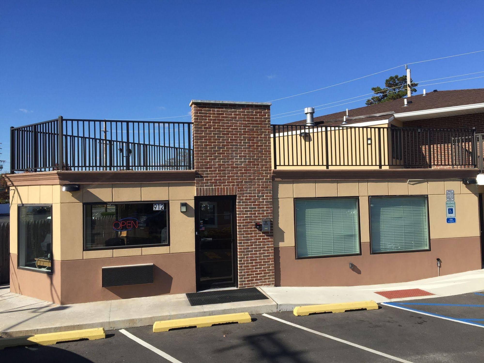 Brick Motor Inn