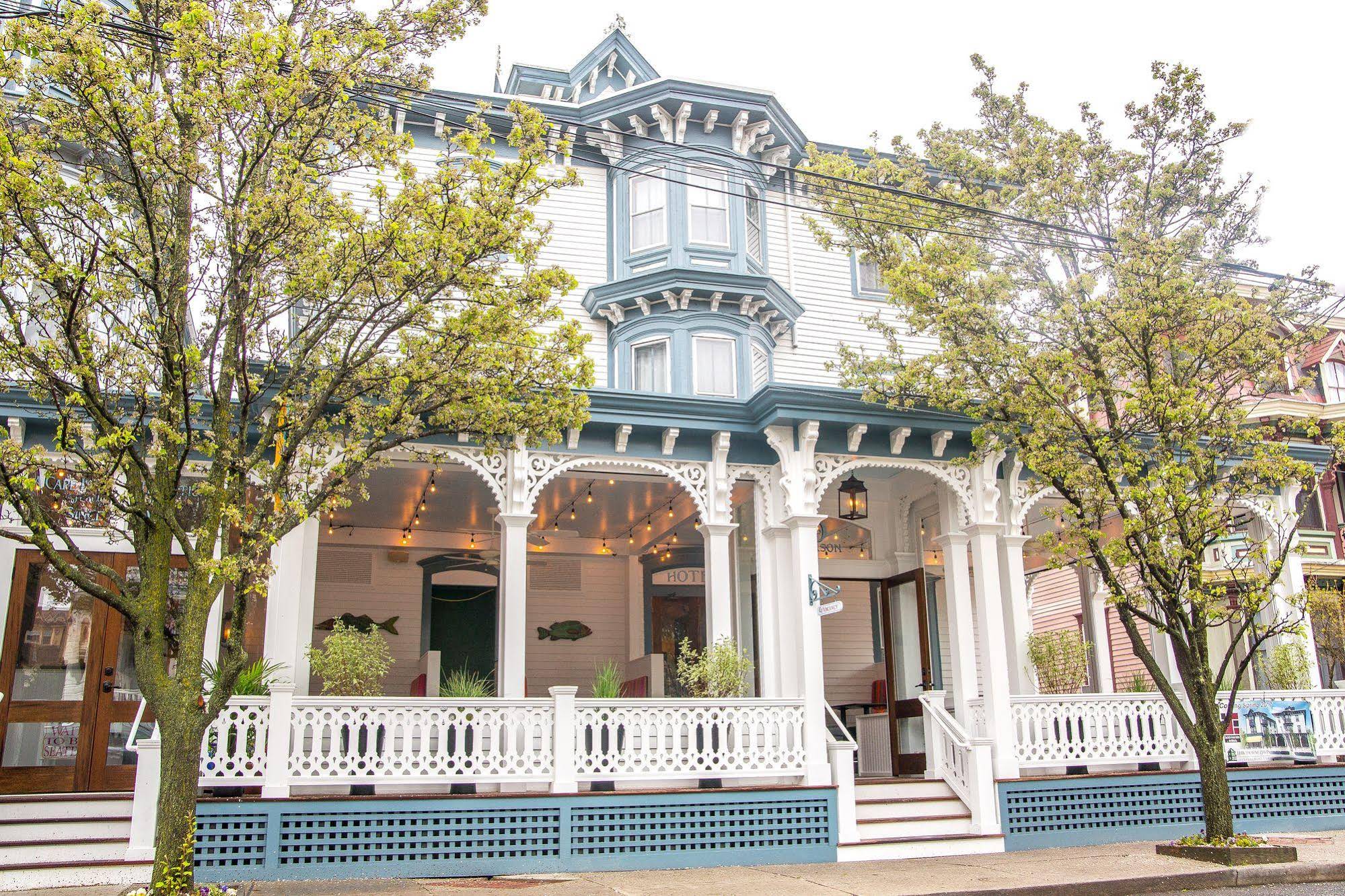 Carroll Villa Hotel