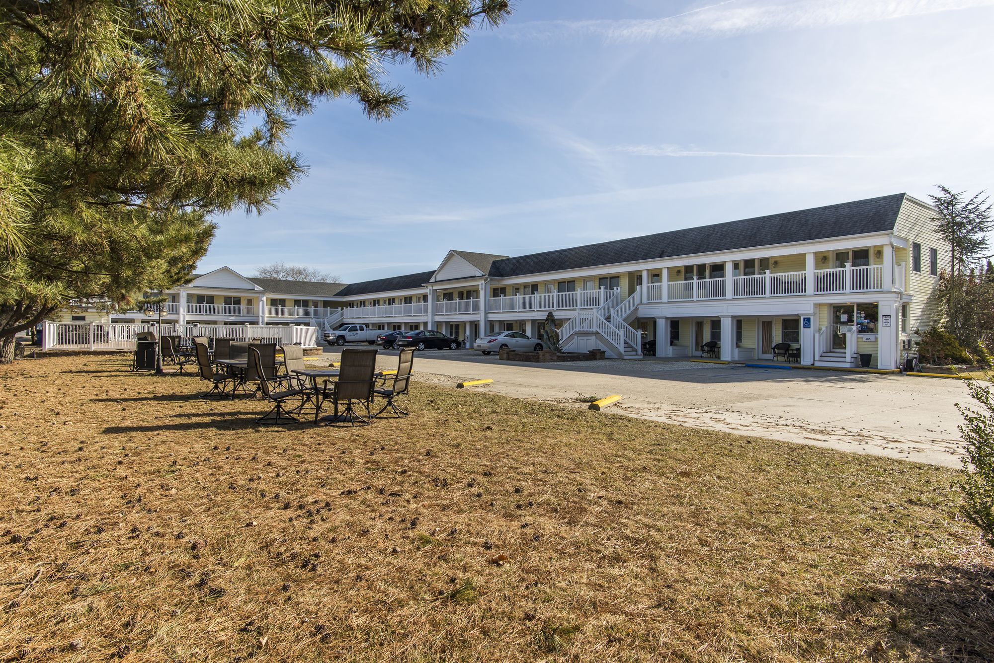Madison Avenue Beach Club