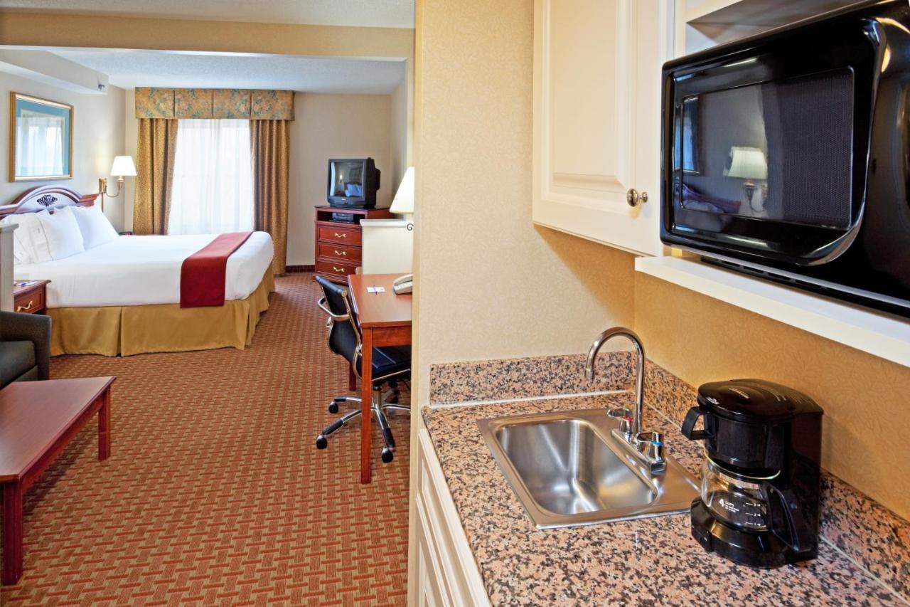 Holiday Inn Express Meadowlands Area