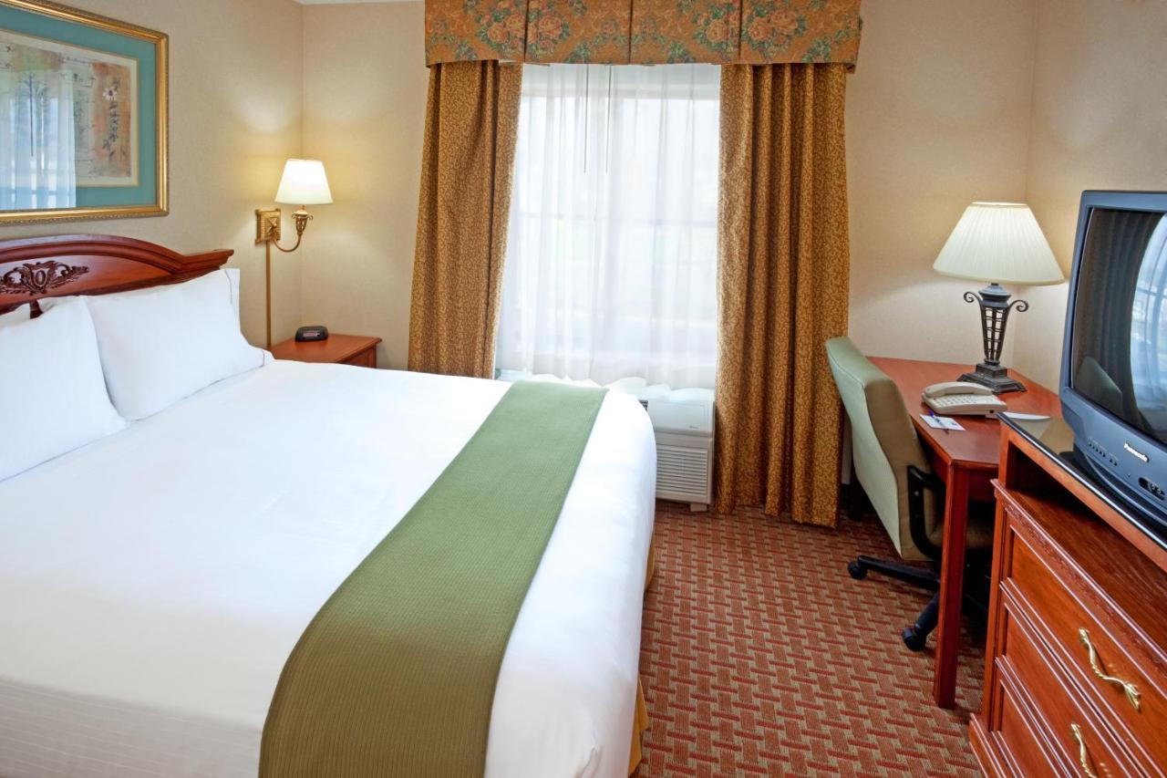 Holiday Inn Express Meadowlands Area