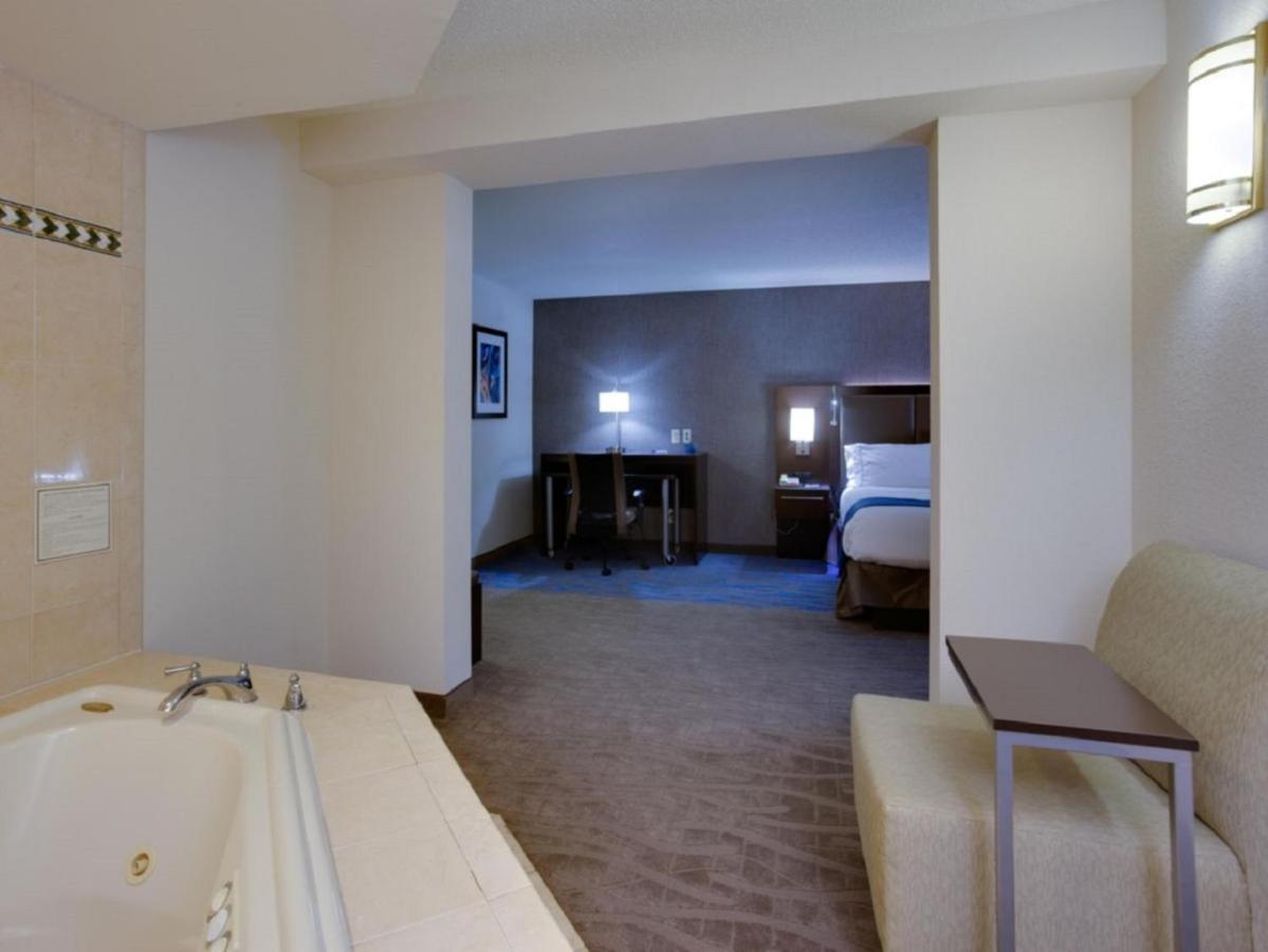 Holiday Inn Express Meadowlands Area