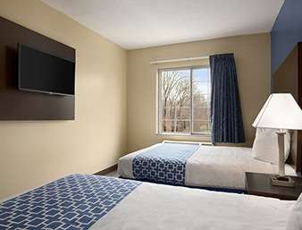 Days Inn & Suites by Wyndham Cherry Hill - Philadelphia