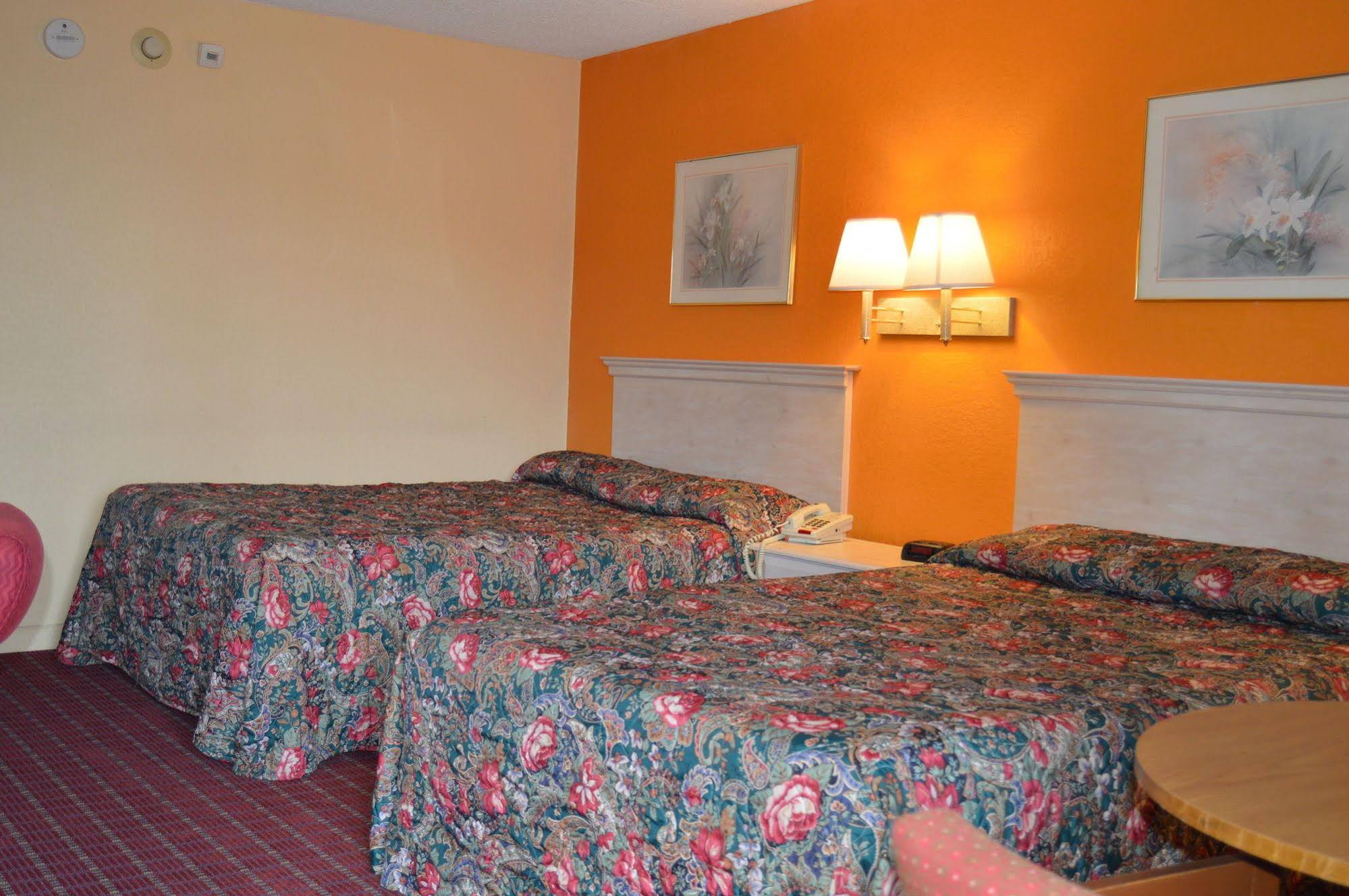 Travelers Inn Dayton