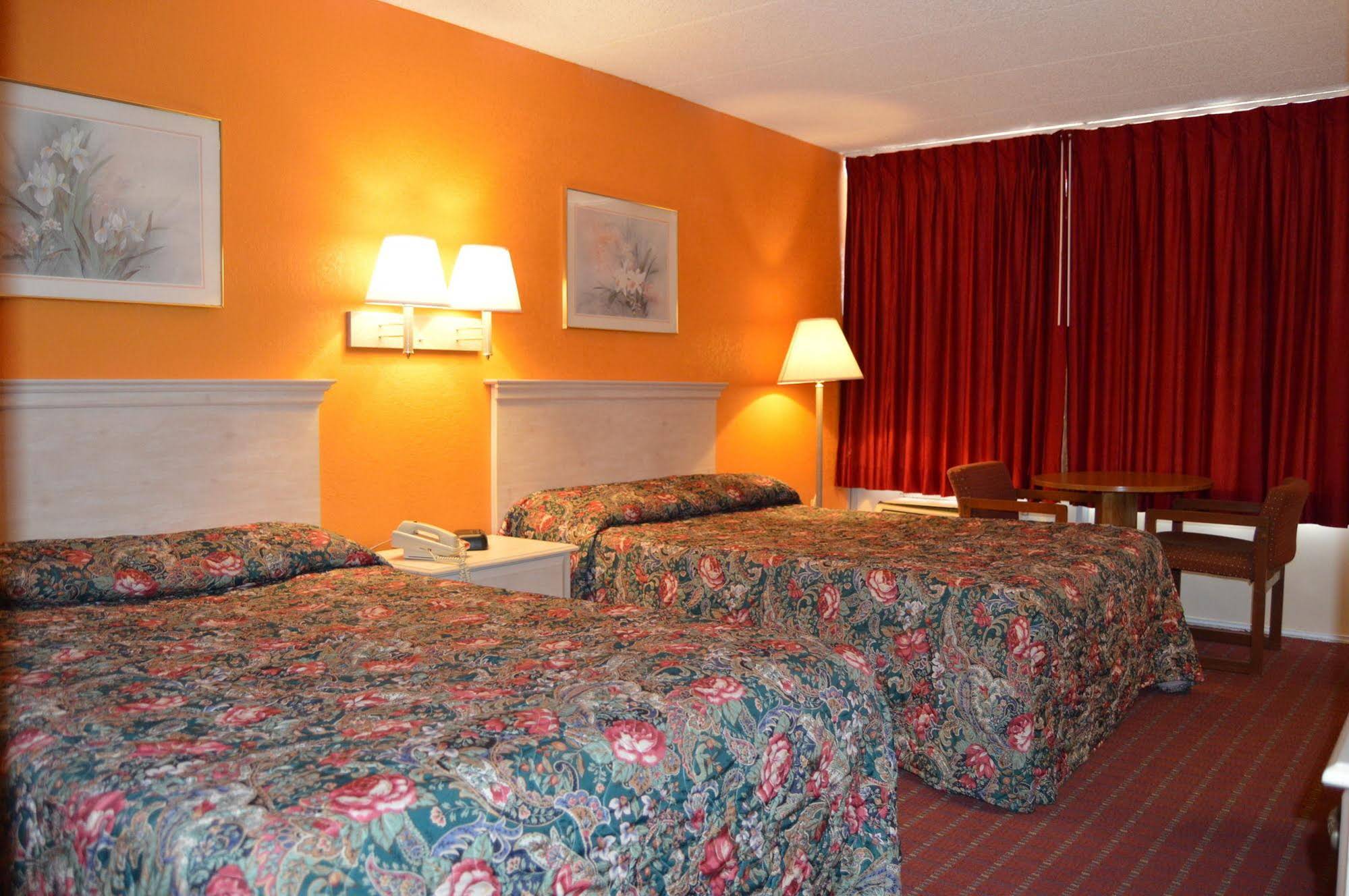 Travelers Inn Dayton