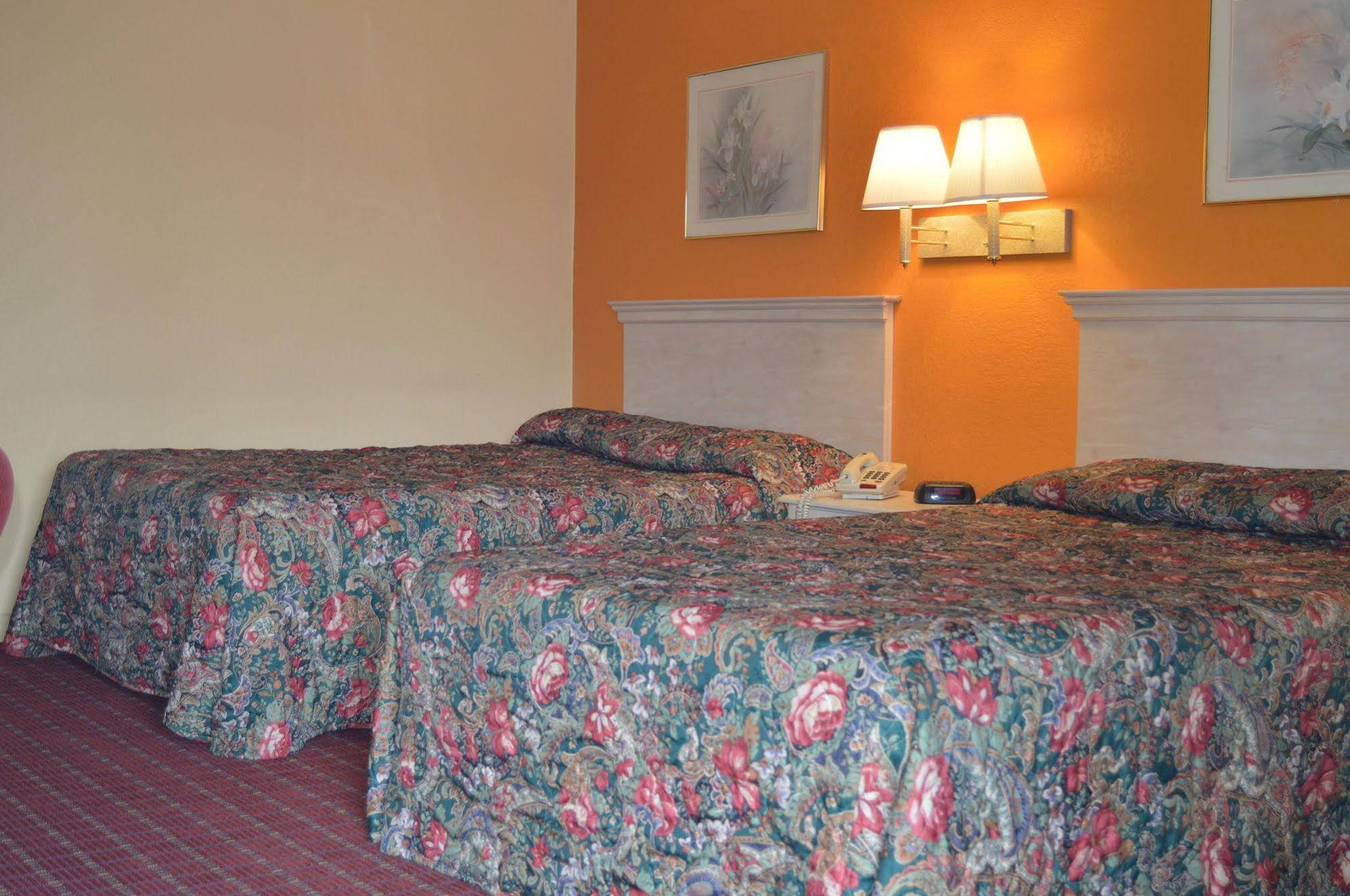 Travelers Inn Dayton