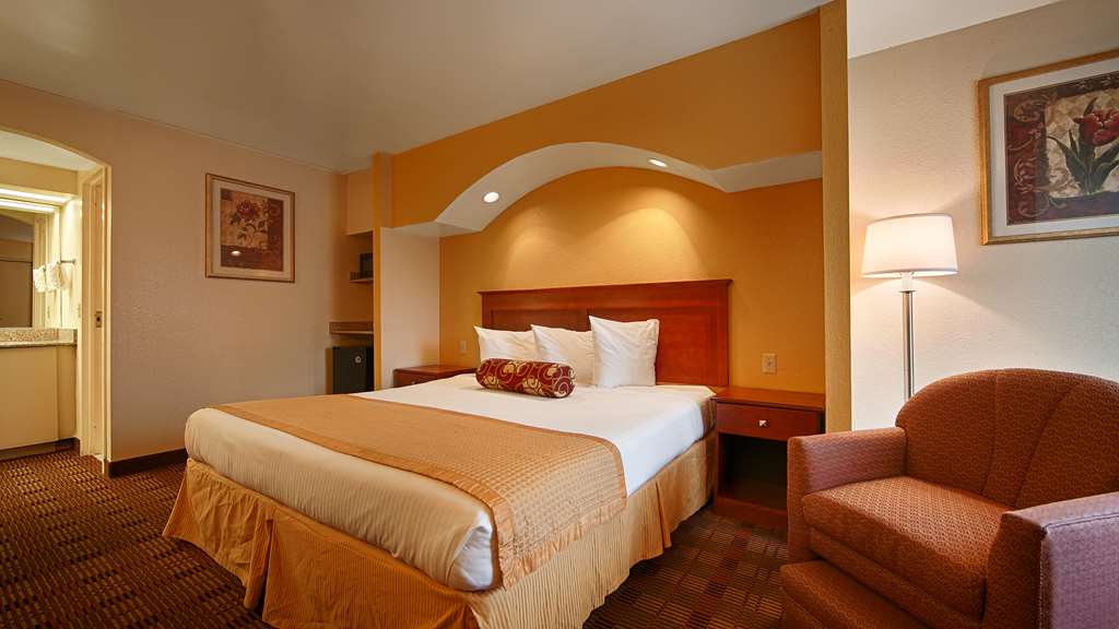 SureStay Hotel by Best Western East Brunswick