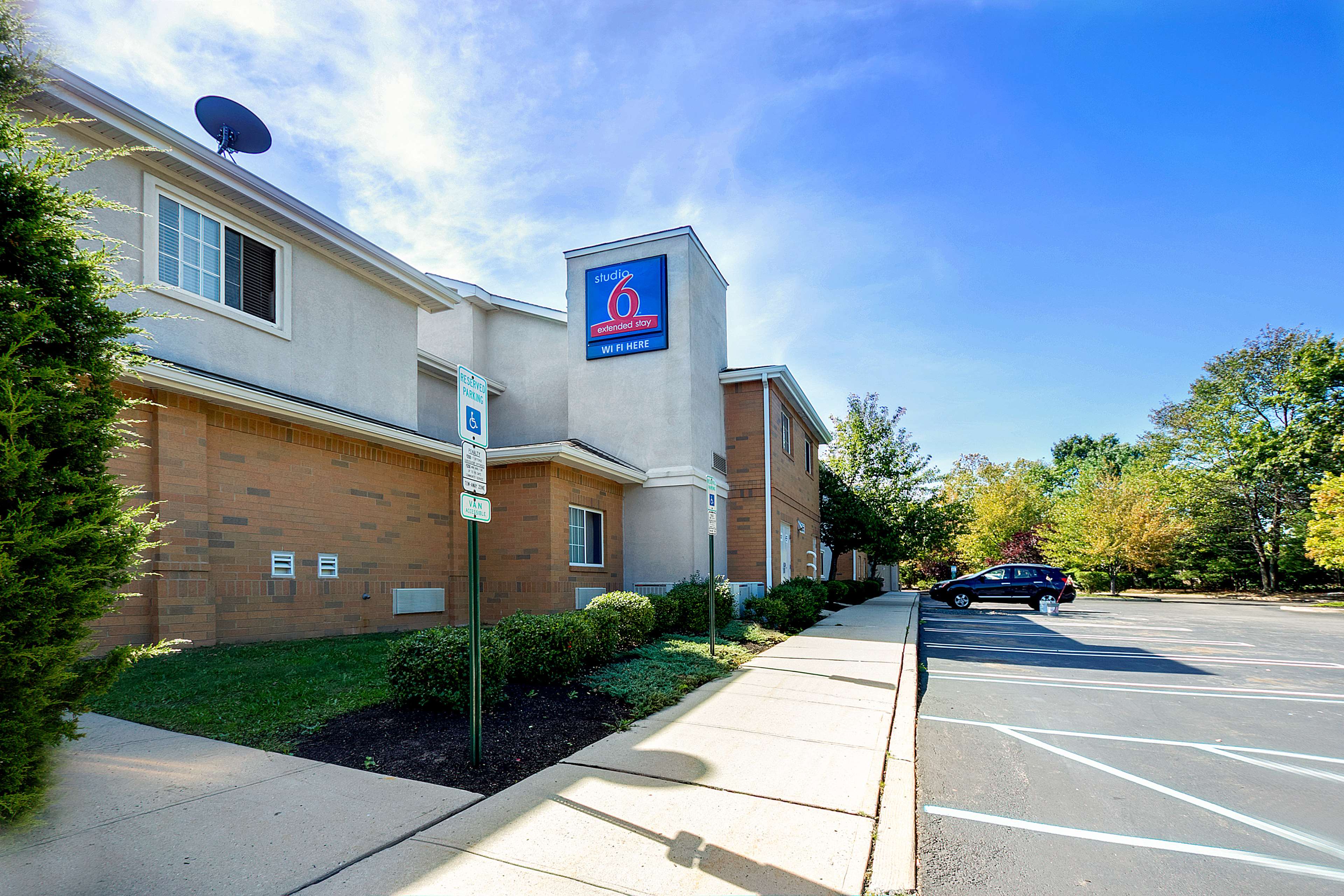 Studio 6 East Brunswick