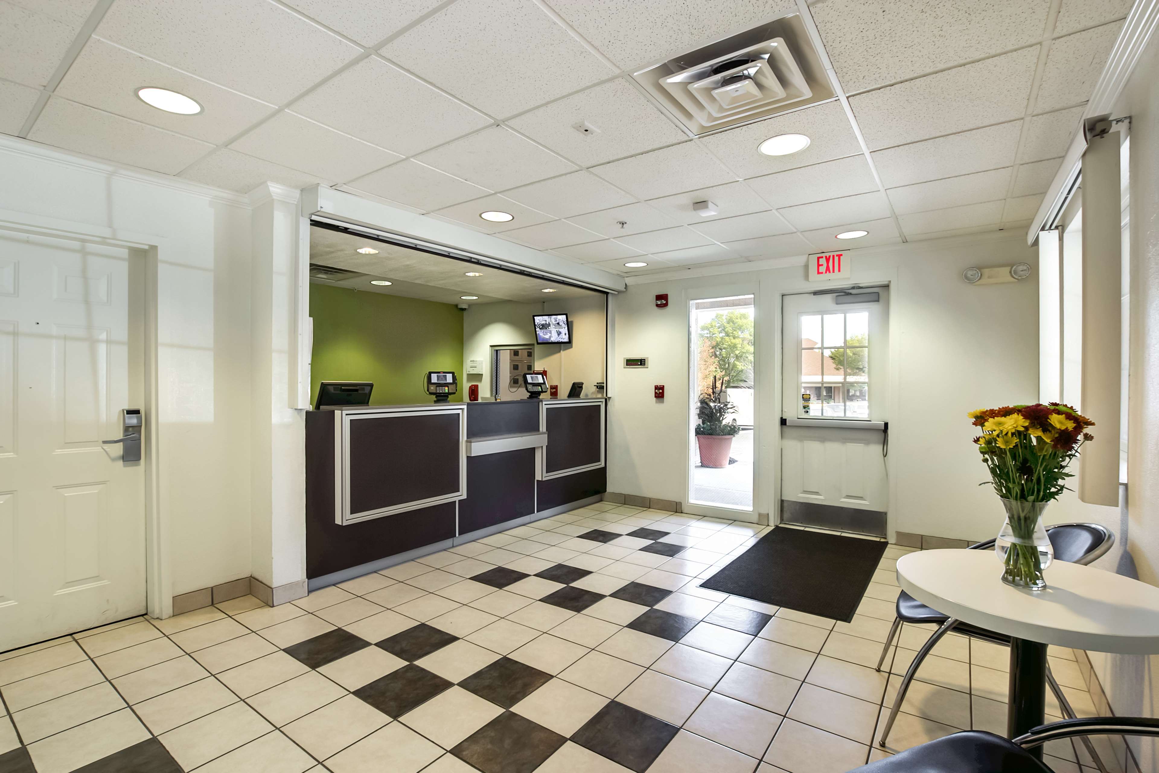 Studio 6 East Brunswick