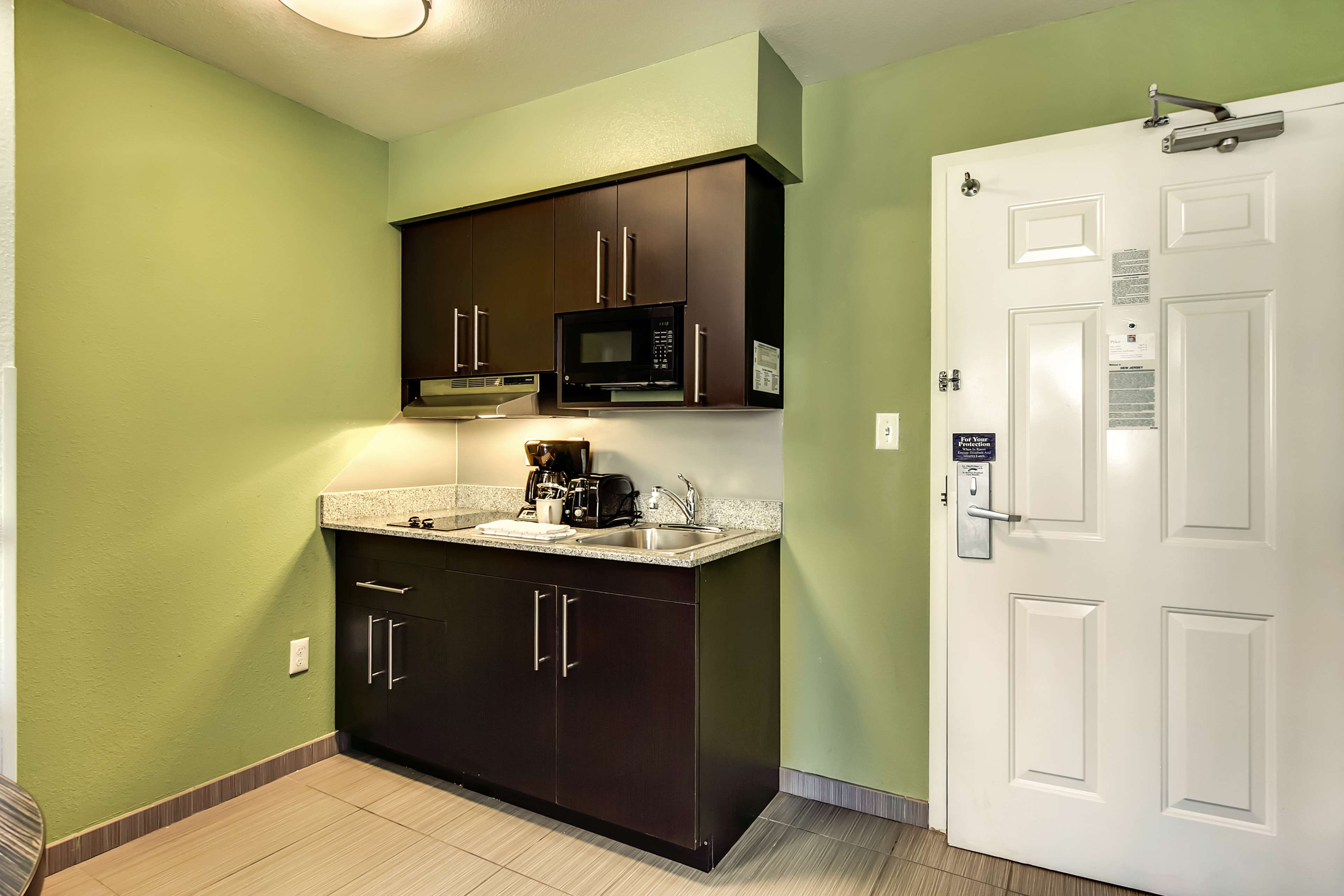 Studio 6 East Brunswick