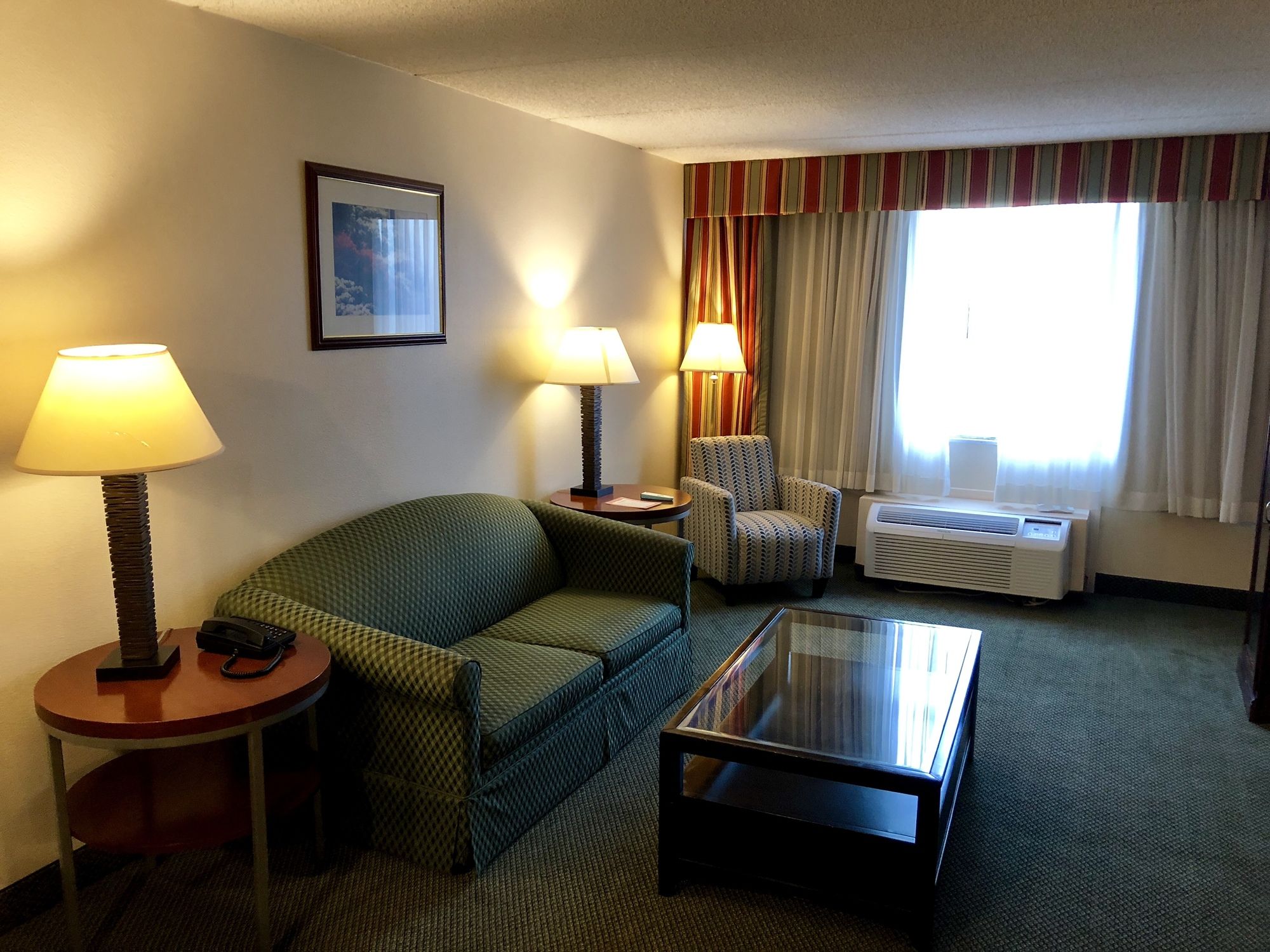 E Hotel Banquet & Conference Center