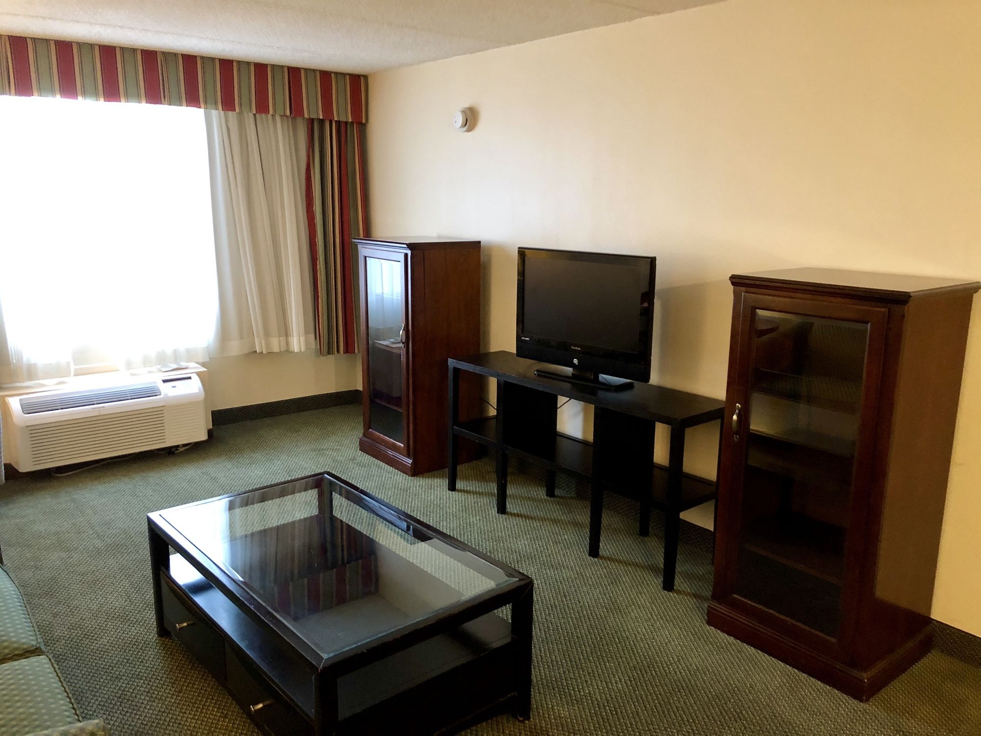 E Hotel Banquet & Conference Center