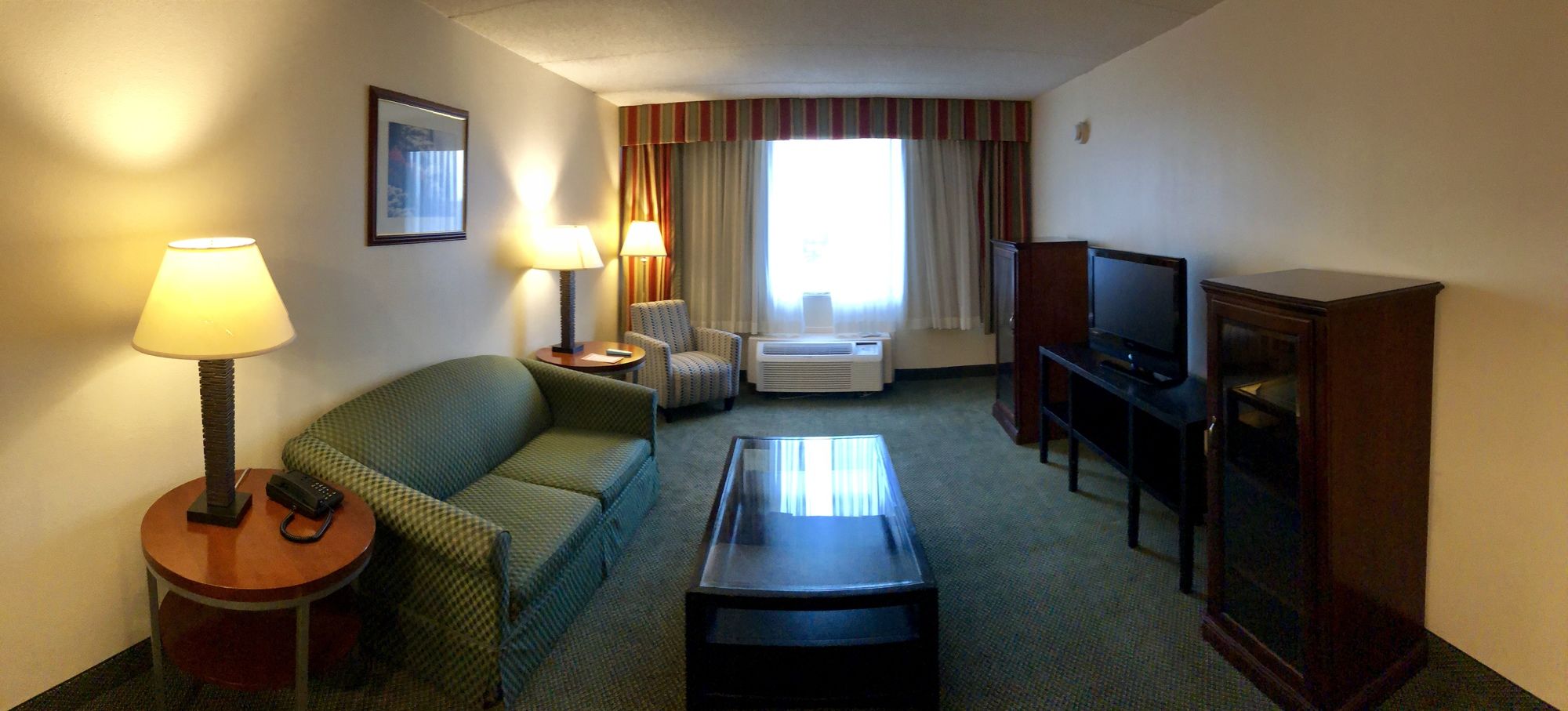 E Hotel Banquet & Conference Center