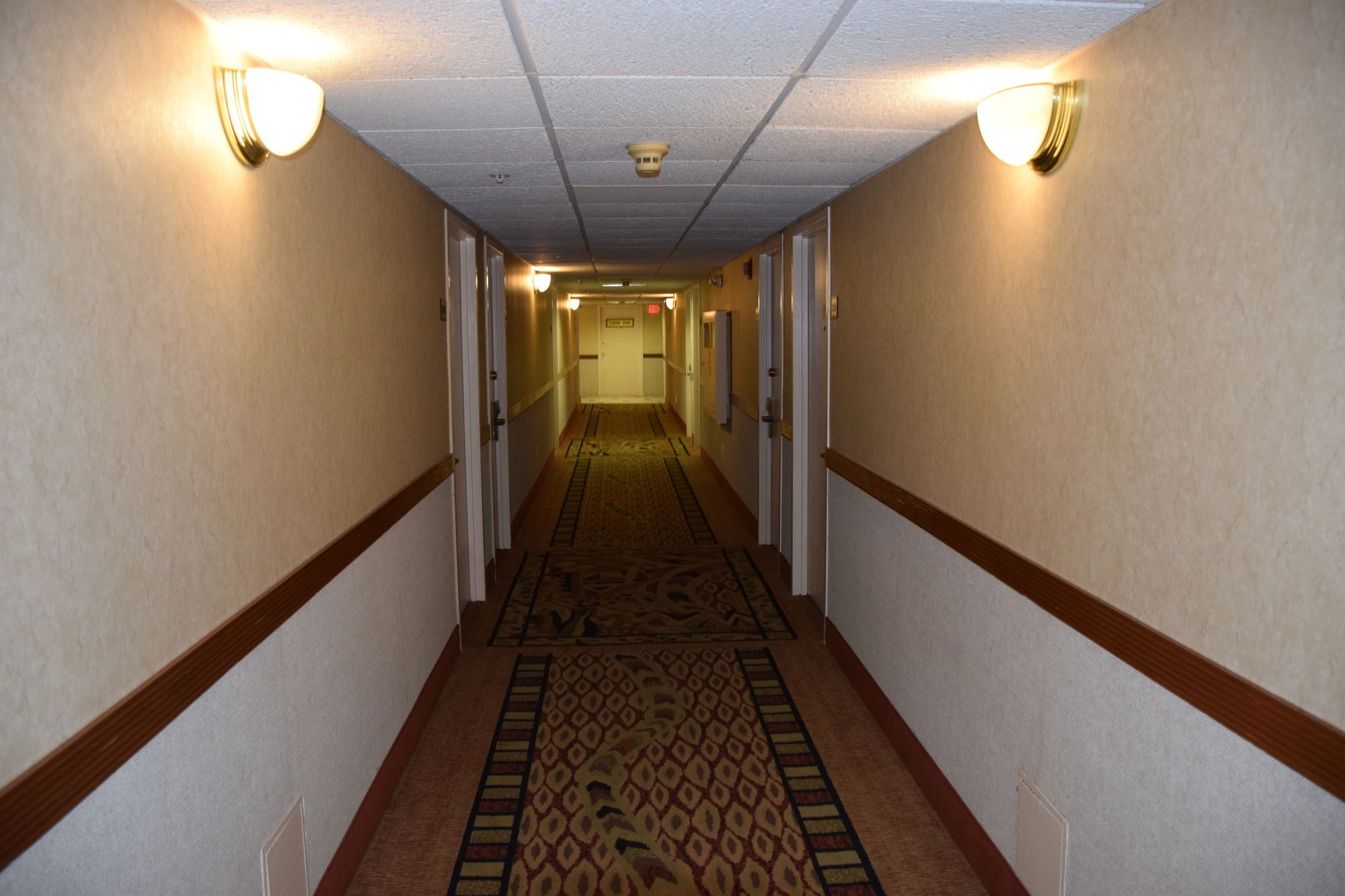 E Hotel Banquet & Conference Center