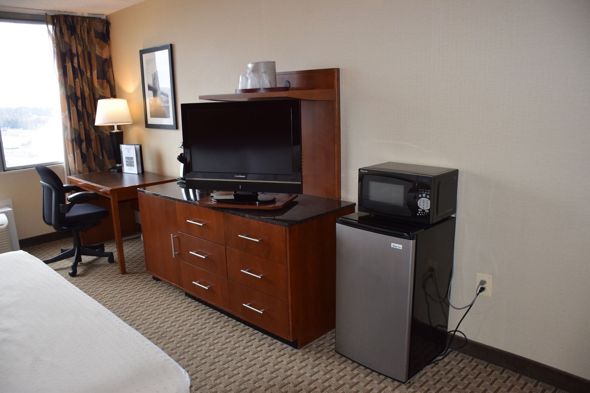 E Hotel Banquet & Conference Center
