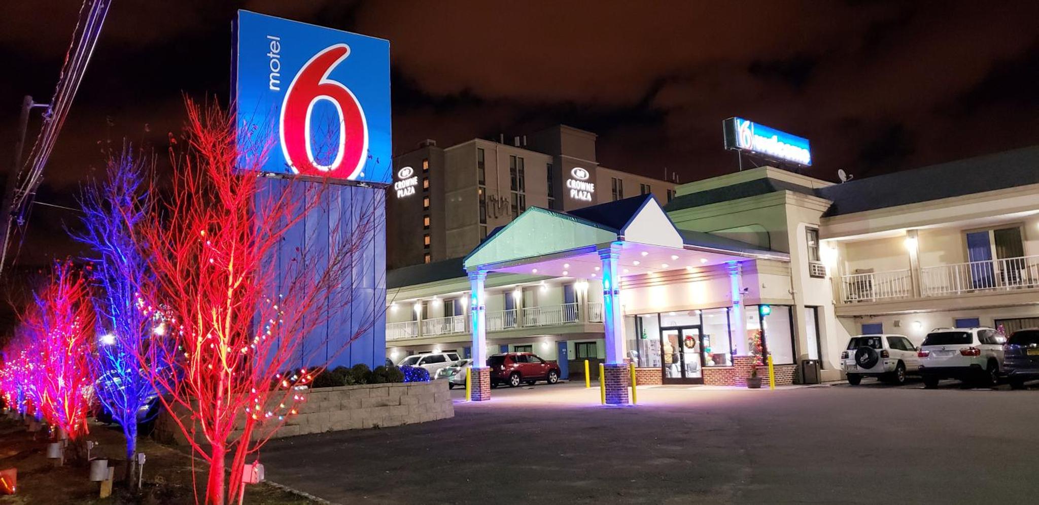 Motel 6 Elizabeth - Newark Liberty International Airport