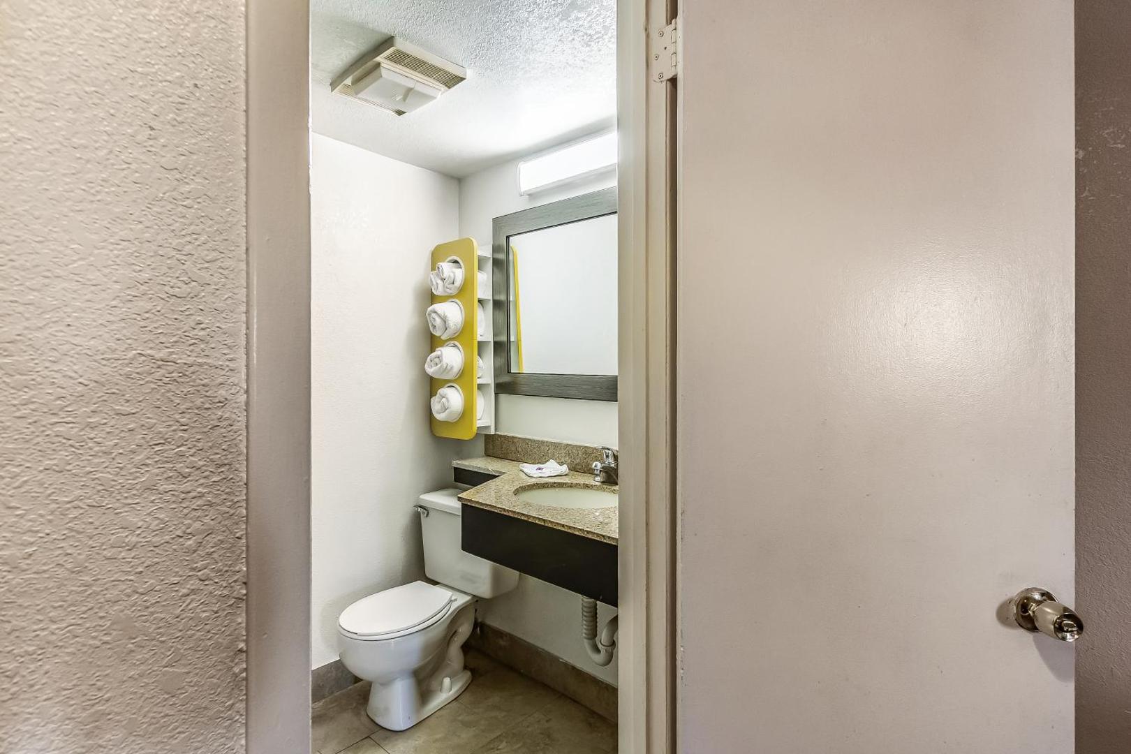 Motel 6 Elizabeth - Newark Liberty International Airport